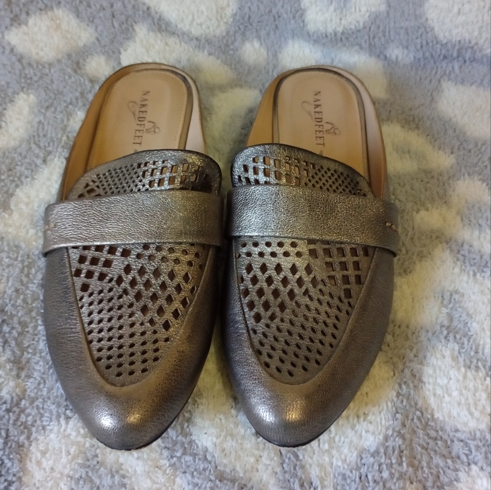 Naked feet slide on metallic loafers size 8